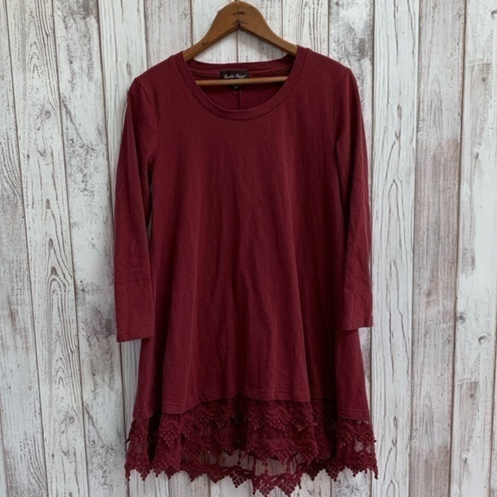 Charlie Paige red tunic w lace size small
